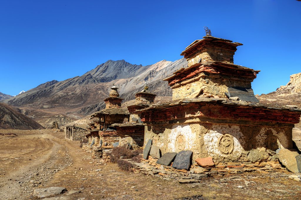 Entrance to Nar village