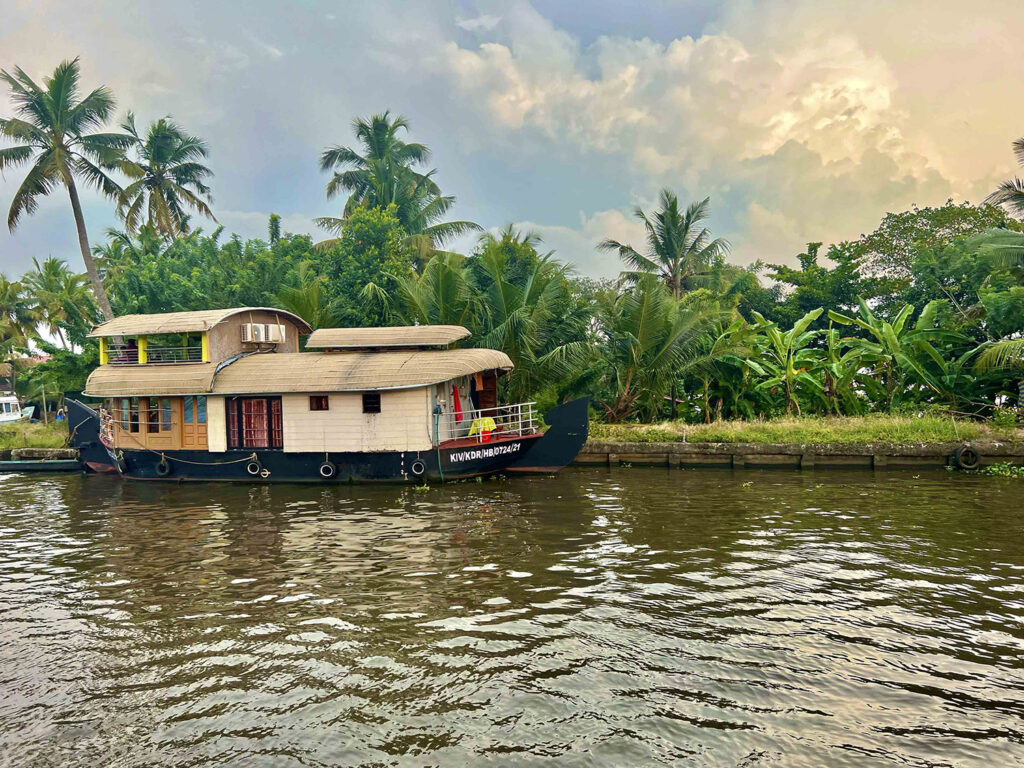allepyhouseboat